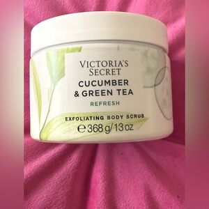 Victoria's Secret Cucumber & Green Tea Exfoliating Body Scrub - White